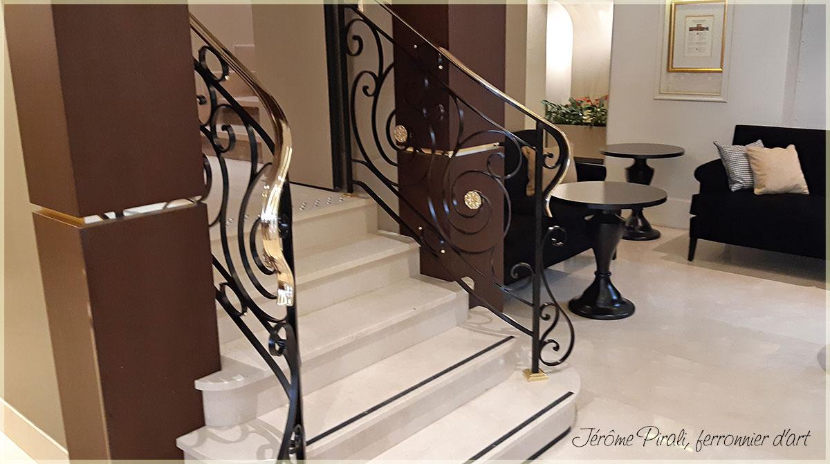 Rampe escalier fer forgé style Louis XVI
