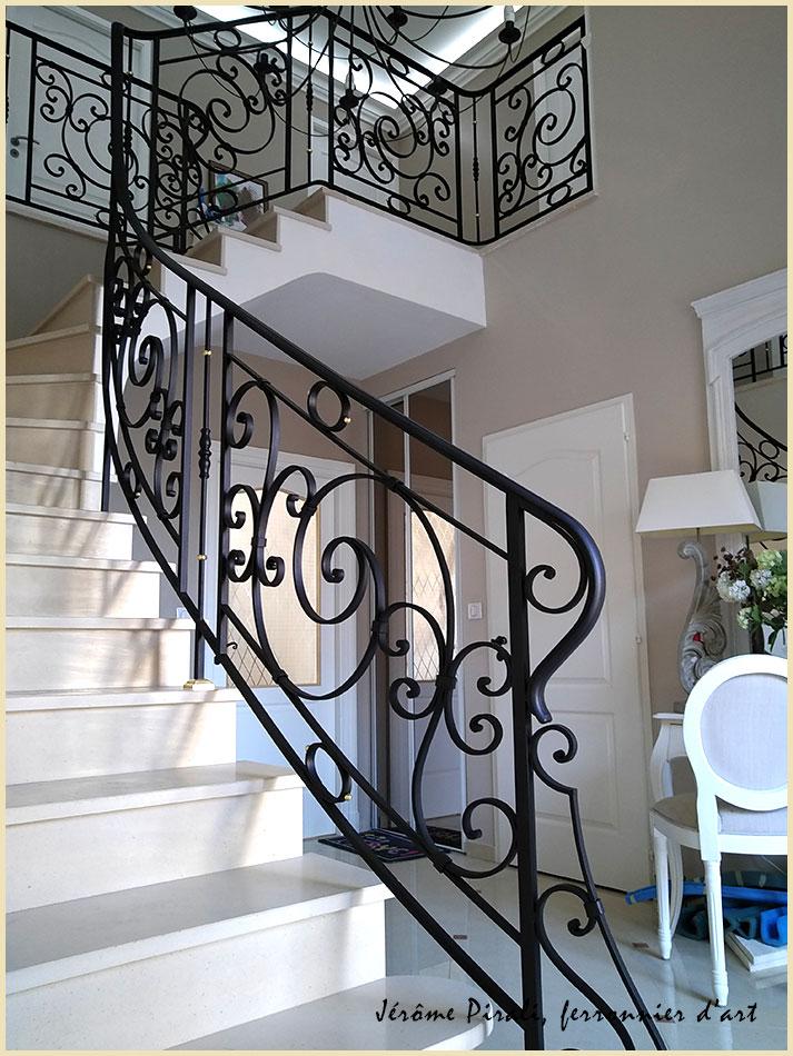 Rampe d'escalier fer forgé modèle classique